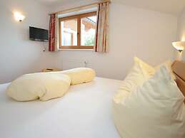 Spacious Apartment in Uderns near Ski Area