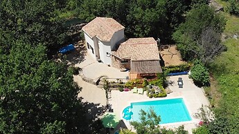 Saint-bres: Pool & Nature