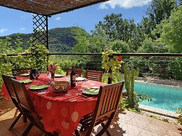 Saint-bres: Pool & Nature