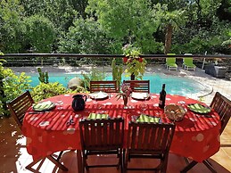 Saint-bres: Pool & Nature