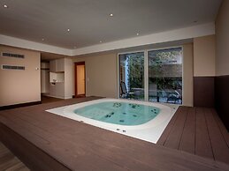 Posh Mansion in Sankt with 2 Saunas, Whirlpool, Hot Tub