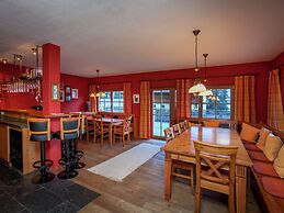 Posh Mansion in Sankt with 2 Saunas, Whirlpool, Hot Tub