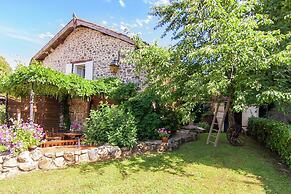 Cottage Bliss in Roussines
