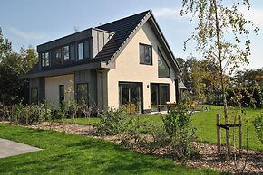 Peaceful Villa in De Koog near Sea