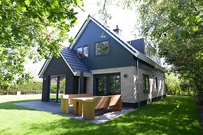 Peaceful Villa in De Koog near Sea