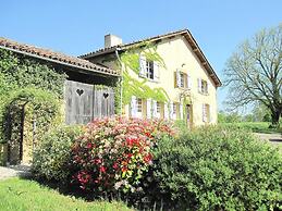 Beautiful Farmhouse With Private Pool
