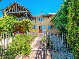 Beautiful Farmhouse With Private Pool
