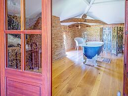 Beautiful Farmhouse With Private Pool