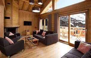 Alpien Chalet w/ Sauna