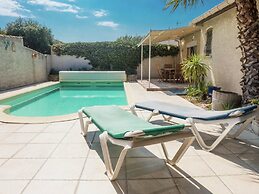 Chic Narbonne Pool Retreat