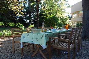 Villa in Valreas With Pool and Garden Views