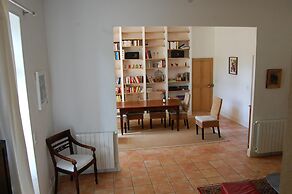 Villa in Valreas With Pool and Garden Views
