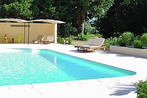 Villa in Valreas With Pool and Garden Views
