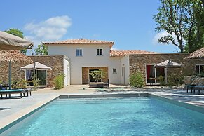 Villa in Montauroux With Pool and Forest Views