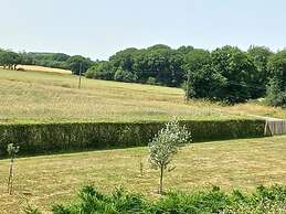 Charming Breton House in Henansal