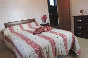 Charming Breton House in Henansal