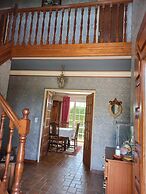 Charming Breton House in Henansal