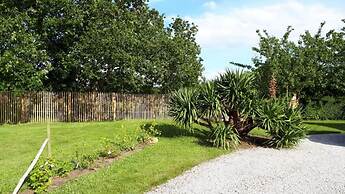 Charming Breton House in Henansal