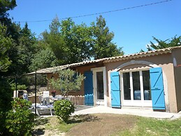 Holiday Home in Buisson With Private Pool