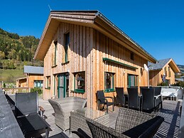 Superior Chalet With Whirlpool