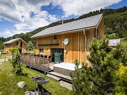 Superior Chalet With Whirlpool