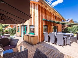 Superior Chalet With Whirlpool