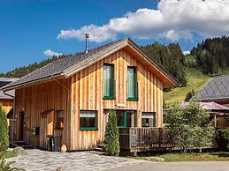 Superior Chalet With Whirlpool