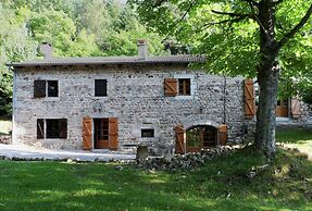 Secluded Stone Villa Retreat