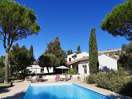 Villa in Campagnan With Pool and Vineyard Views