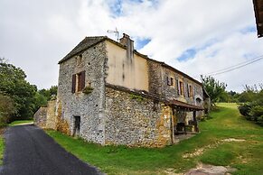 Charming Family Retreat in Loubejac