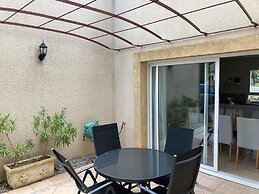 Cosy Villa With Pool