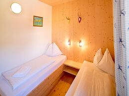 Chalet in Sankt Georgen on Ski Slopes