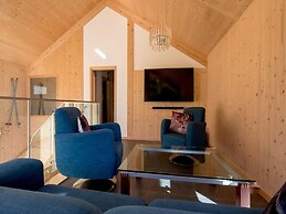 Chalet in Sankt Georgen on Ski Slopes