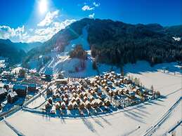 Chalet in Sankt Georgen on Ski Slopes