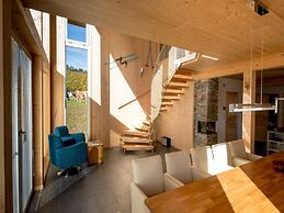 Chalet in Sankt Georgen on Ski Slopes