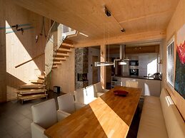 Chalet in Sankt Georgen on Ski Slopes