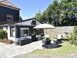 Lovely Holiday Home With Garden, Barbecue, Garden Furniture
