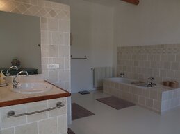 Oppede Villa With Private Pool