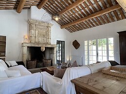 Oppede Villa With Private Pool