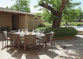 Oppede Villa With Private Pool