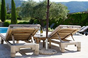 Oppede Villa With Private Pool