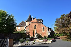 Peaceful Villa in Saint-jory