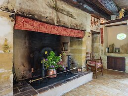 Peaceful Villa in Saint-jory