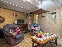 Peaceful Villa in Saint-jory