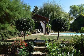 Peaceful Villa in Saint-jory