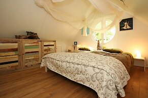 Cozy Countryside Escape in Dalfsen