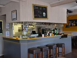 Modern Holiday Home With Conservatory