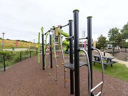 Modern Holiday Home With Conservatory