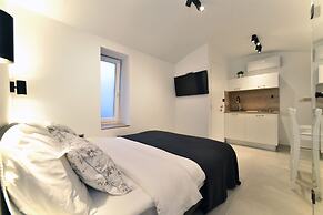 Hidden Backyard Apartments