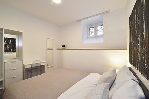 Hidden Backyard Apartments